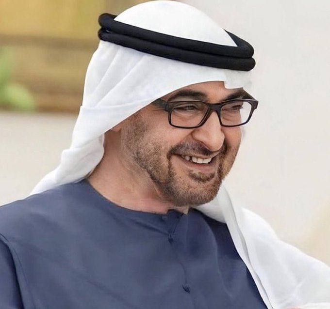 رواد إماراتيون في يوم "ميلاد أسد الإمارات": يا حكمة الغيب ويا ألطف مقاديرنا.
