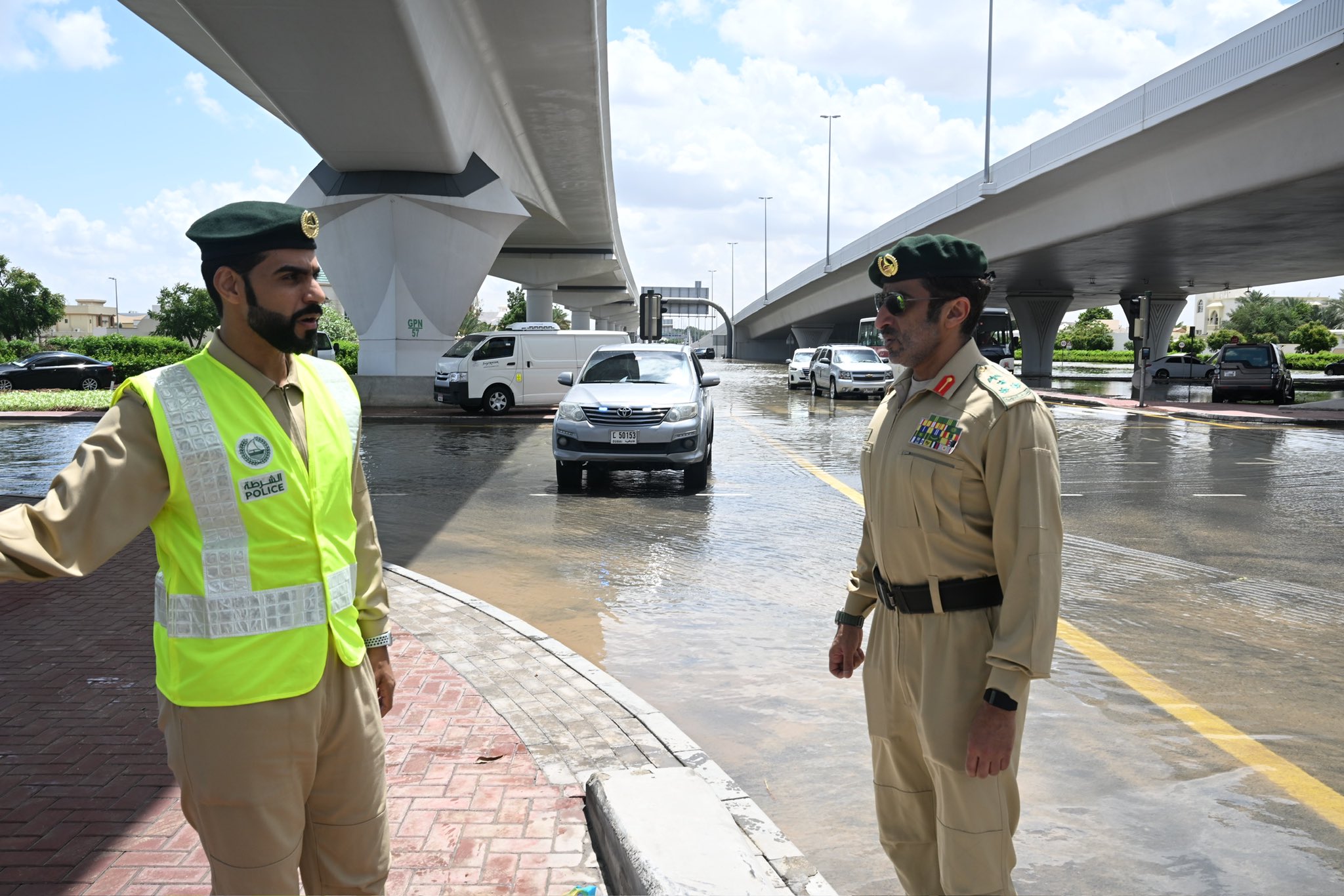 الإمارات تعلن انتهاء المنخفض الجوي بعد أمطار استثنائية