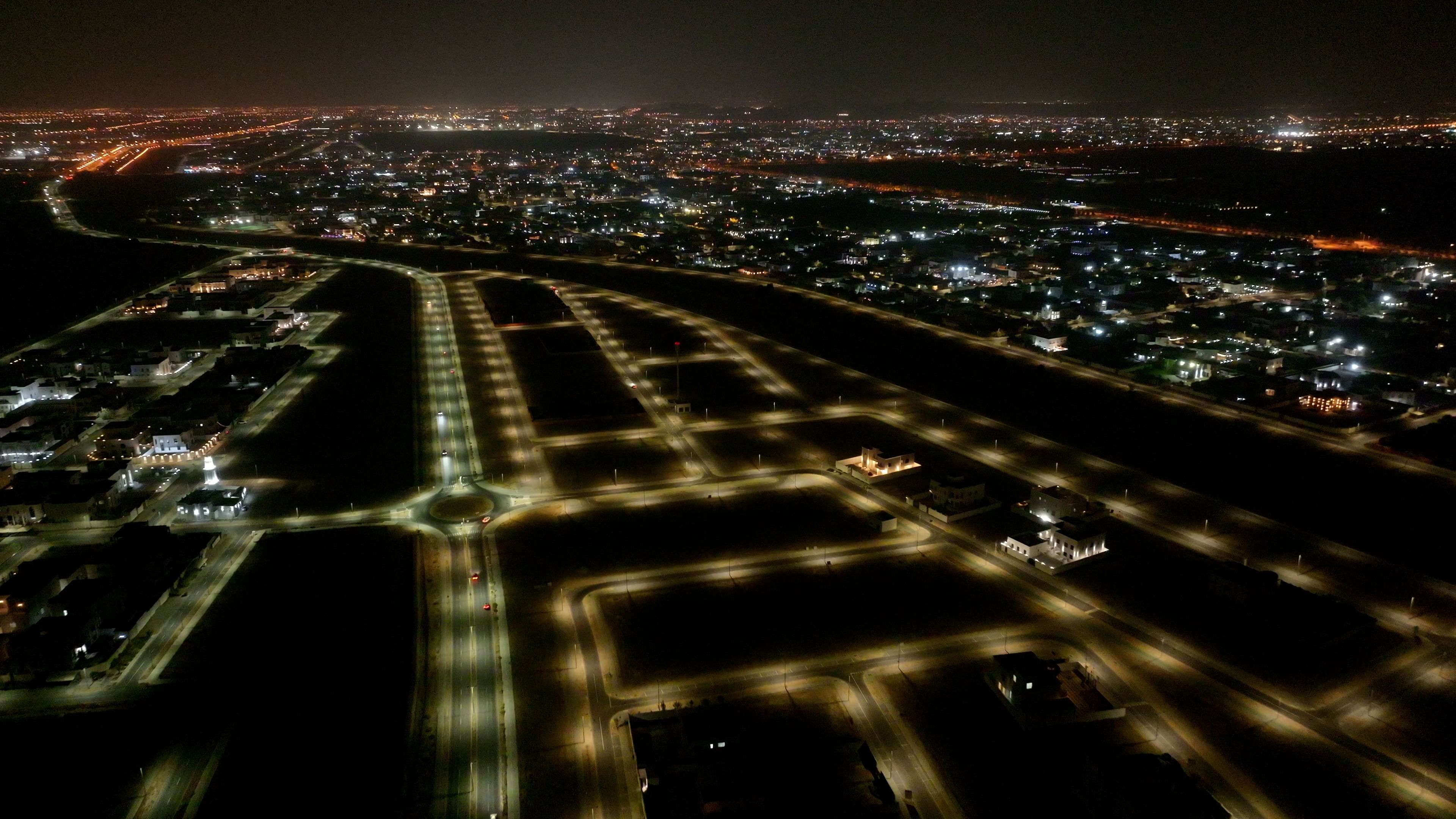 خطة جديدة في مدينة العين لتوفير استهلاك الكهرباء والتعافي من الأعطال