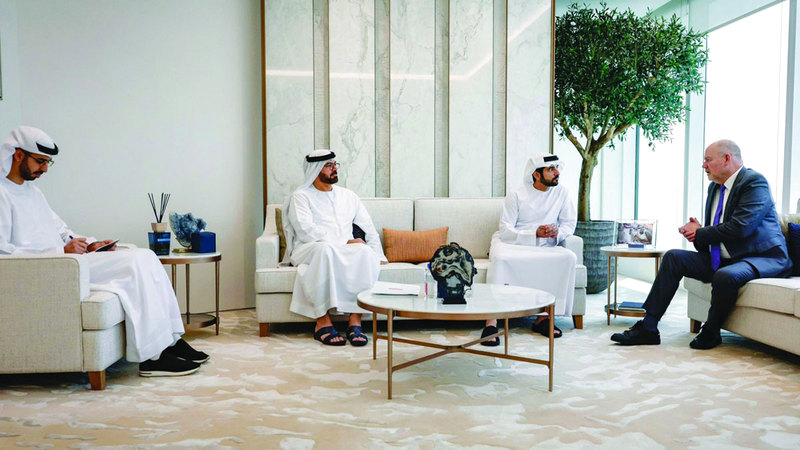 ولي عهد دبي: حريصون على تطوير البنية التحتية للقطاع الإعلامي وتبني أحدث التقنيات