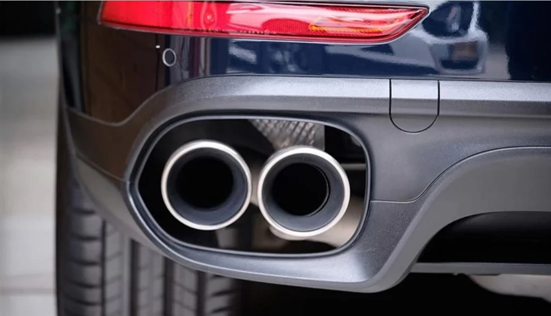 2000 درهم غرامة على قيادة مركبة تتسبب في الضجيج بأبوظبي