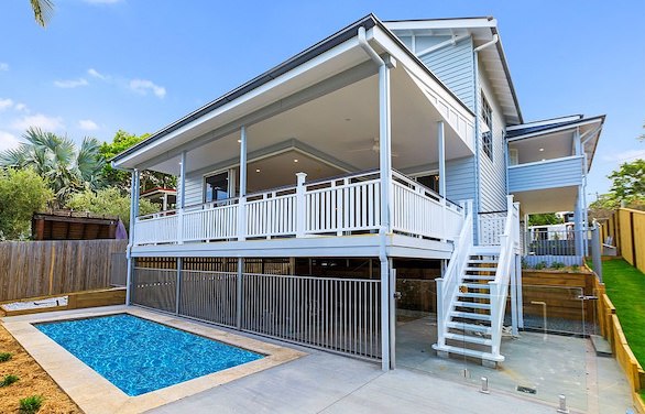 أسترالية تحول مبنى عمره 100 عام إلى منزل فاخر