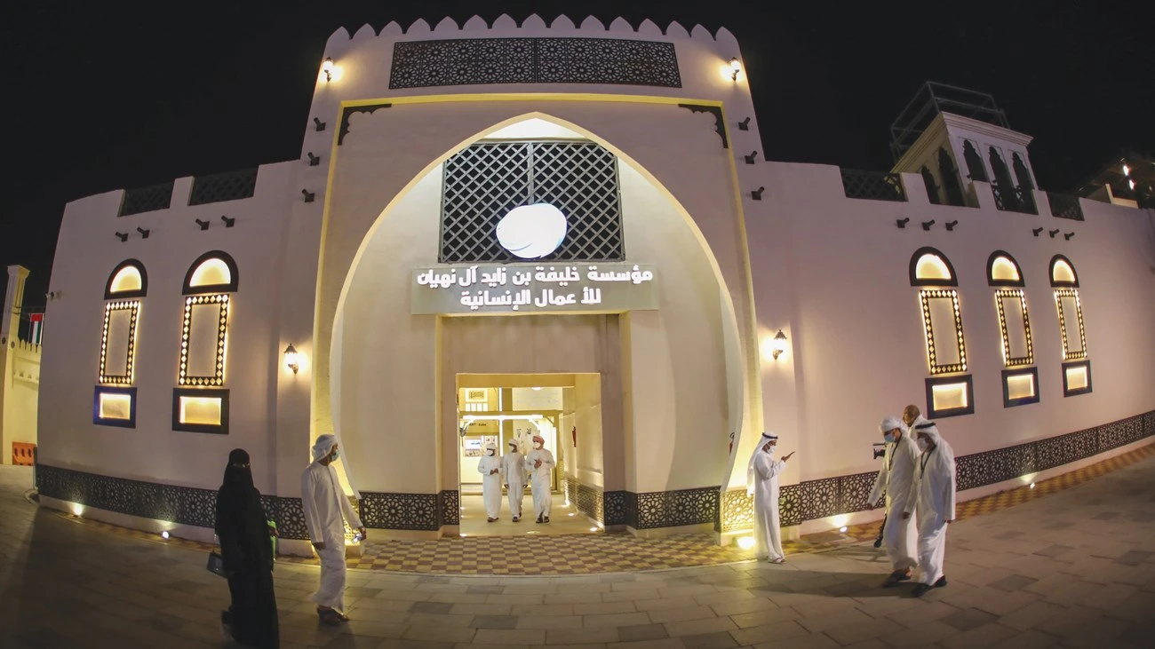 عبير الهاجري تكتب: الهلال يشرق في موائد الإنسانية