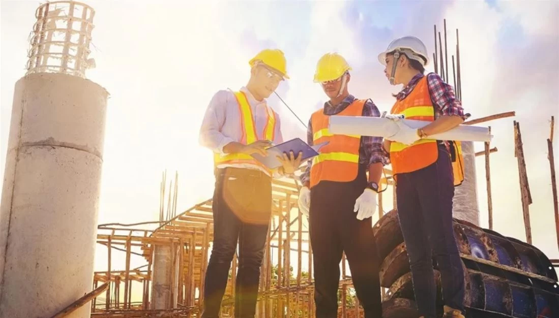 أبوظبي تعتمد أربع درجات جديدة لتصنيف المهندسين