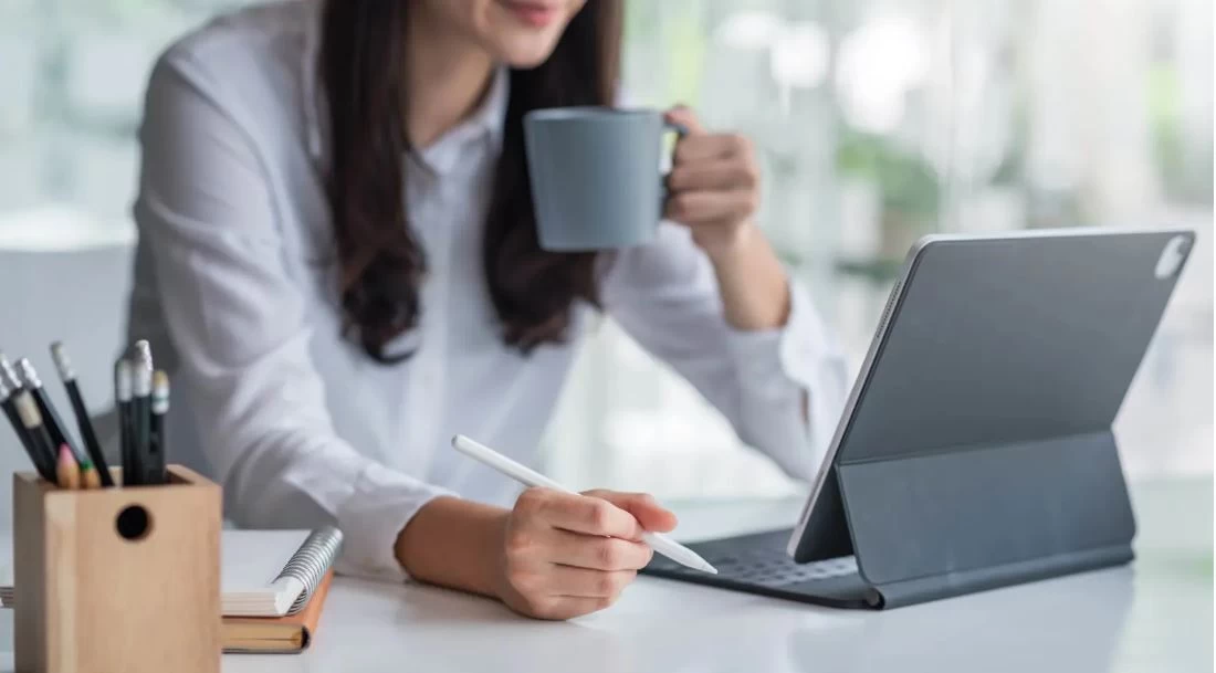 احذر.. شرب القهوة في المكتب قد يزيد من خطر الإصابة بأمراض القلب