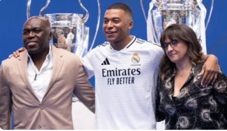 أكثر من رواتب 7 لاعبين في ريال مدريد.. والدة مبابي تتقاضى 4.5 مليون يورو سنويًا