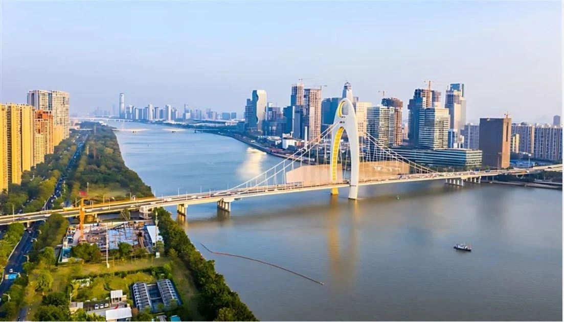 الصين تطور أحد أعمق أنفاق القطارات تحت سطح الماء في العالم