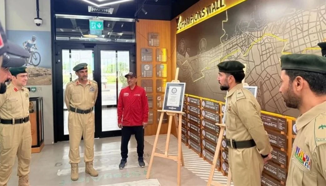 إنجاز رياضي مميز.. شرطة دبي تدخل موسوعة غينيس عبر ماراثون دبي