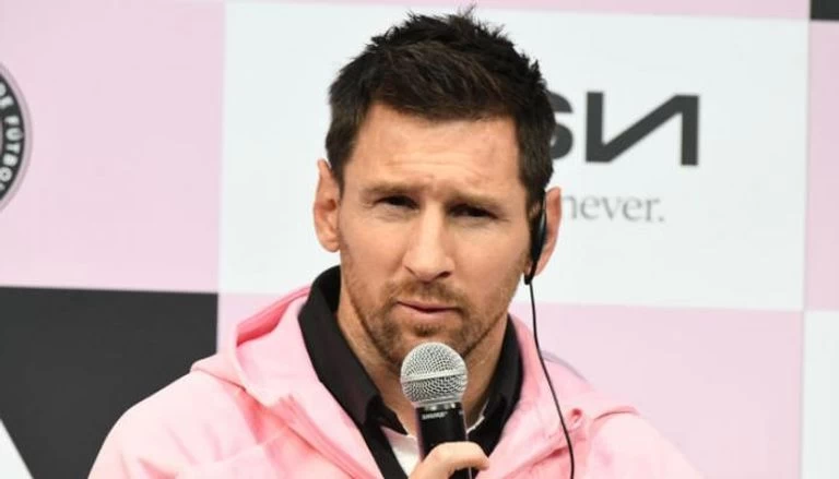 استقبال جنوني لميسي في تورنتو.. ما علاقة برشلونة؟