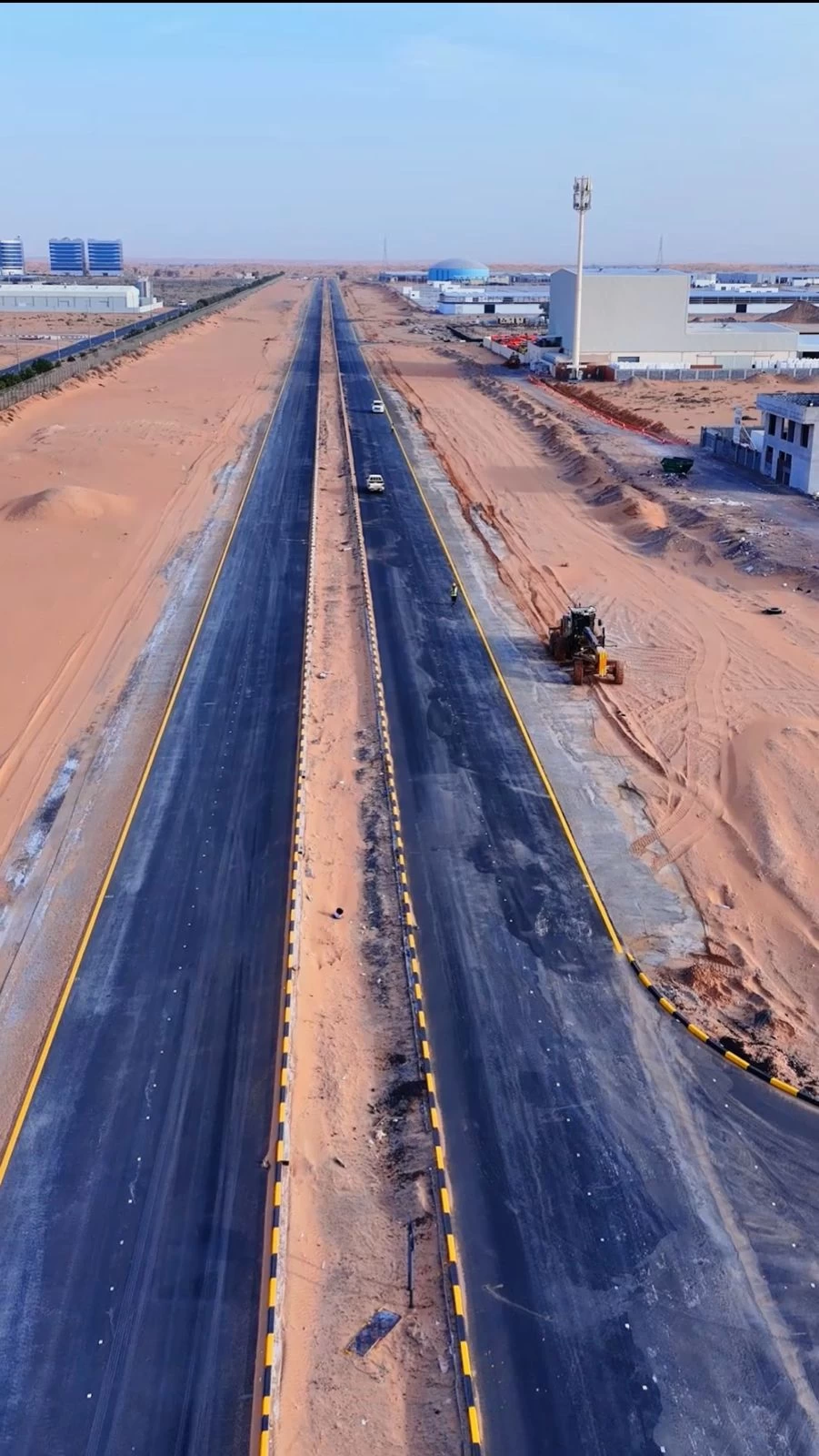 بلدية أم القيوين تُنجز المرحلة الأولى لطرق داخلية في إمارة أم القيوين