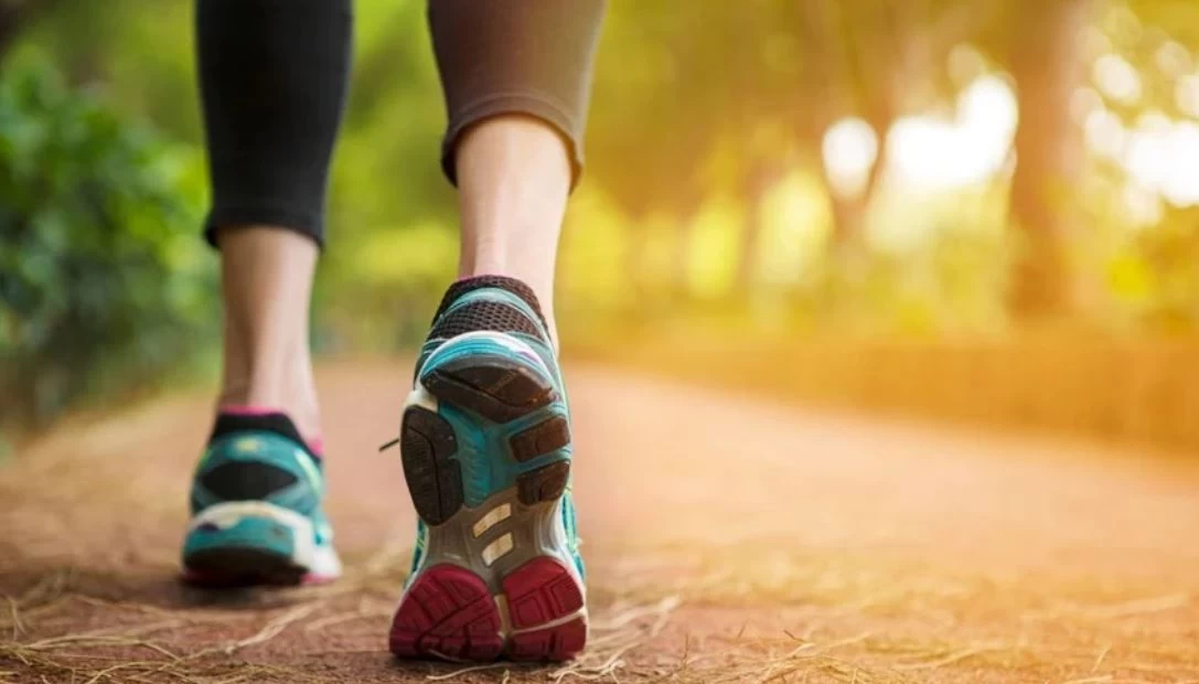 دراسة: 15 دقيقة من المشي السريع يوميًا تقلل خطر الوفاة المبكرة