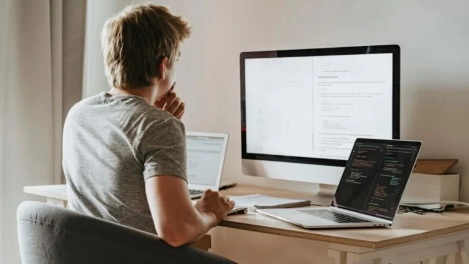 دراسة: العمل من المنزل يعزز الصحة النفسية للنساء أكثر من الرجال