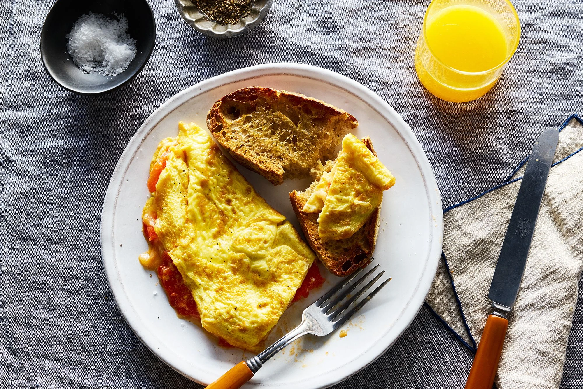 دراسة: الإفطار والرياضة مفتاحان لتحسين الصحة النفسية