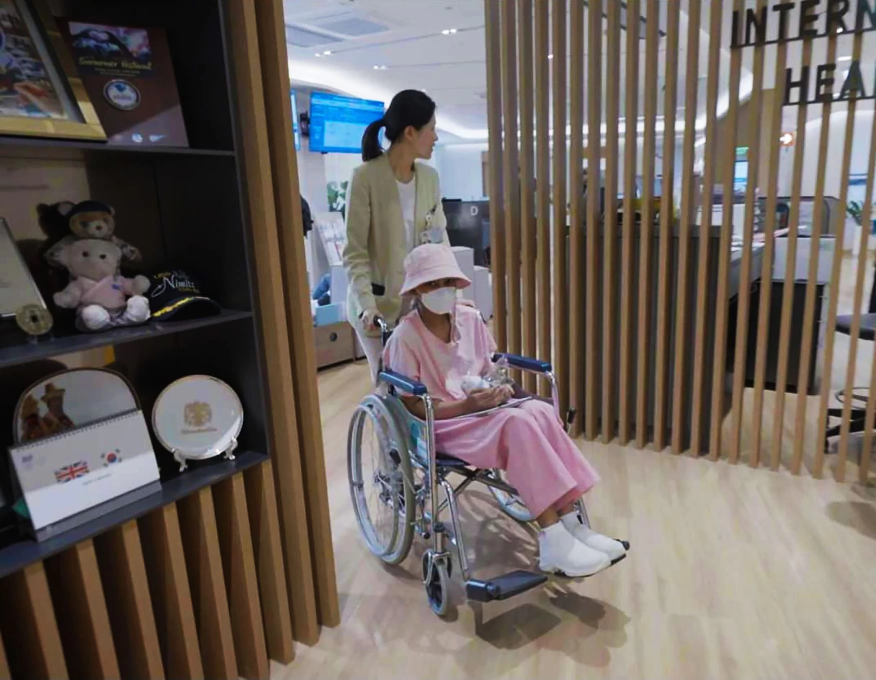 هاجر.. قصة طفلة إماراتية تُلهم العالم بقوة الإرادة والانتصار على المرض