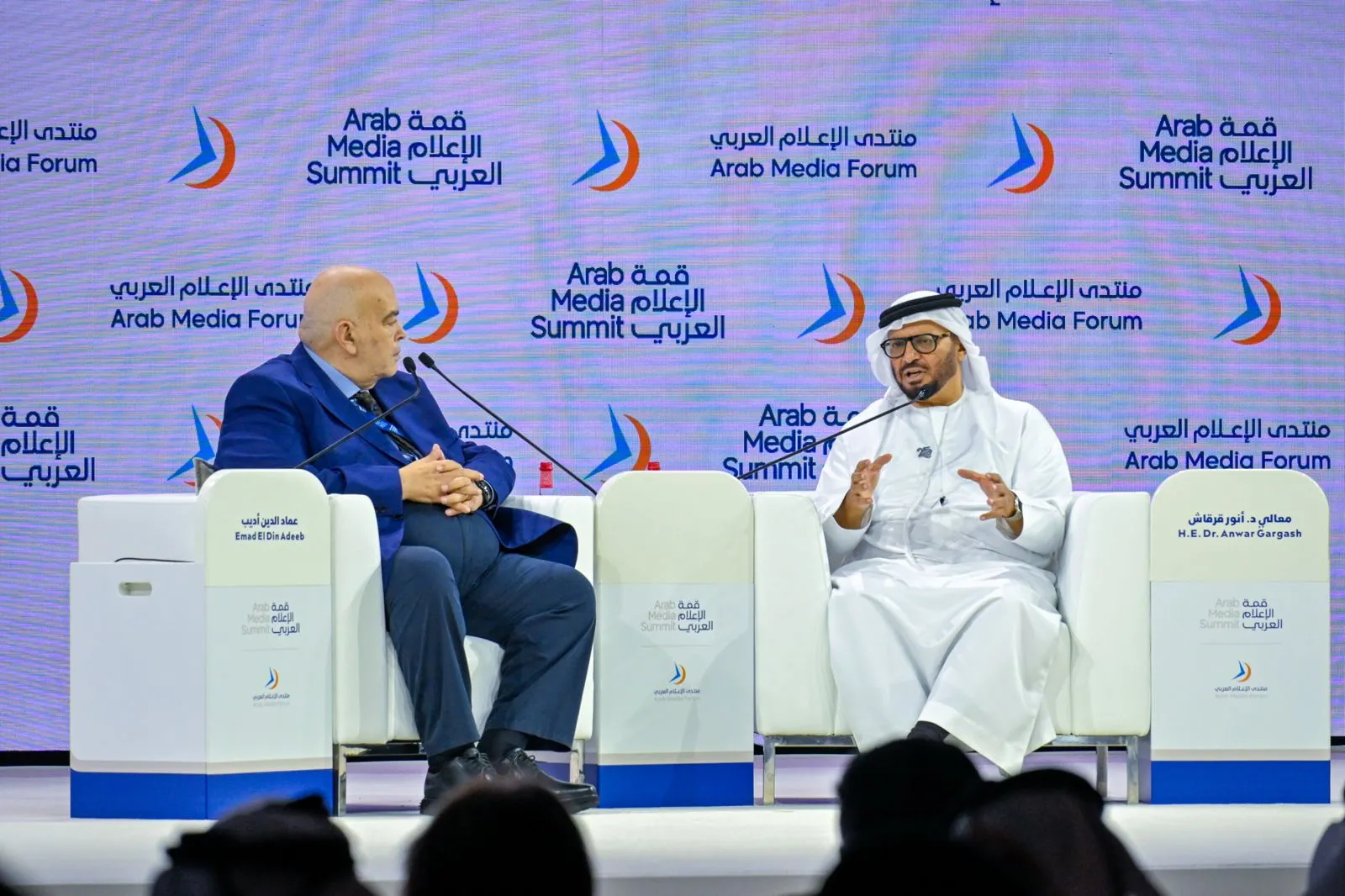 قرقاش: الإمارات تدافع عن أمنها وتفتح باب الصداقة والحوار مع إيران