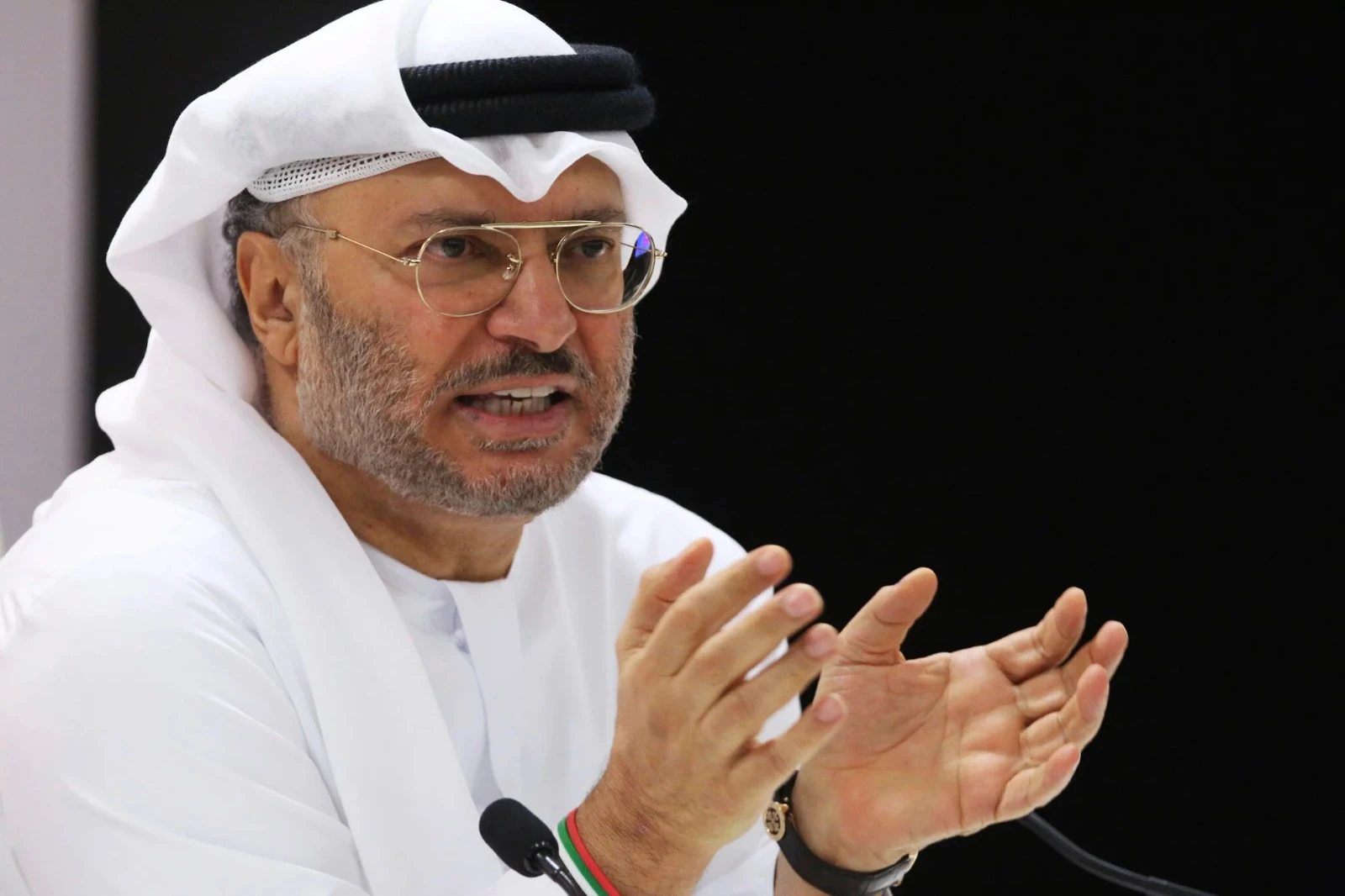 قرقاش: الحل السياسي مع إيران مرهون بضمانات وتعويضات