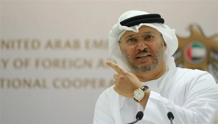 قرقاش: طيار "فلاي دبي" واجه الخطر بشجاعة وأنقذ الموقف