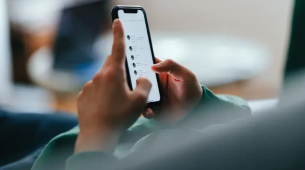 كيف تتحكم في وقتك؟.. 5 خطوات لتقليل استخدام الهاتف