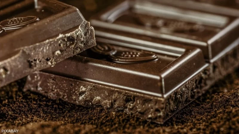 لتحسين المزاج وخسارة الوزن… متى يكون الوقت المثالي لتناول الشوكولاتة الداكنة؟