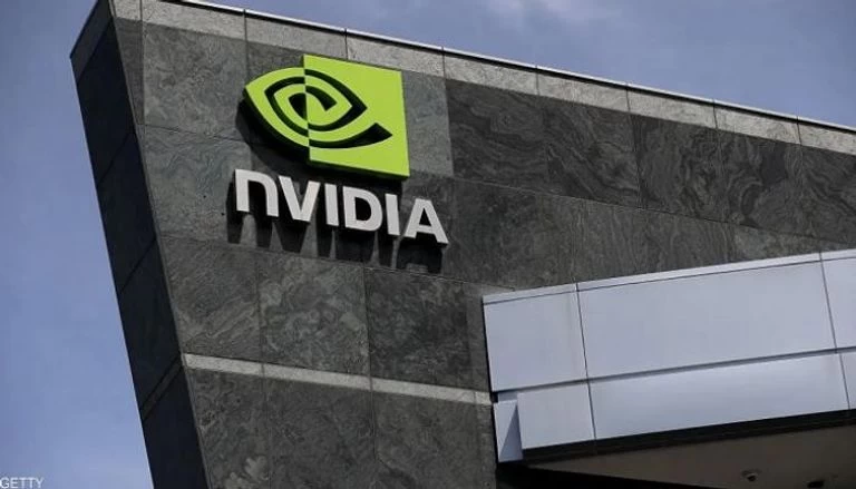 مدعومة بطفرة الذكاء الاصطناعي.. "إنفيديا" أول شركة في العالم تتجاوز 4.5 تريليون دولار قيمة سوقية