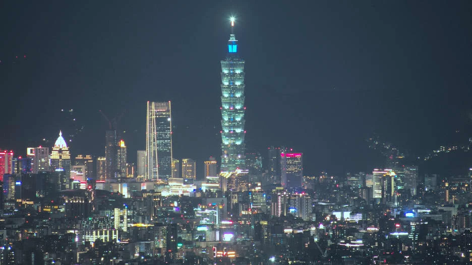 مدرسة في تايوان تشترط تسلق جدار بارتفاع 15 مترًا للتخرج