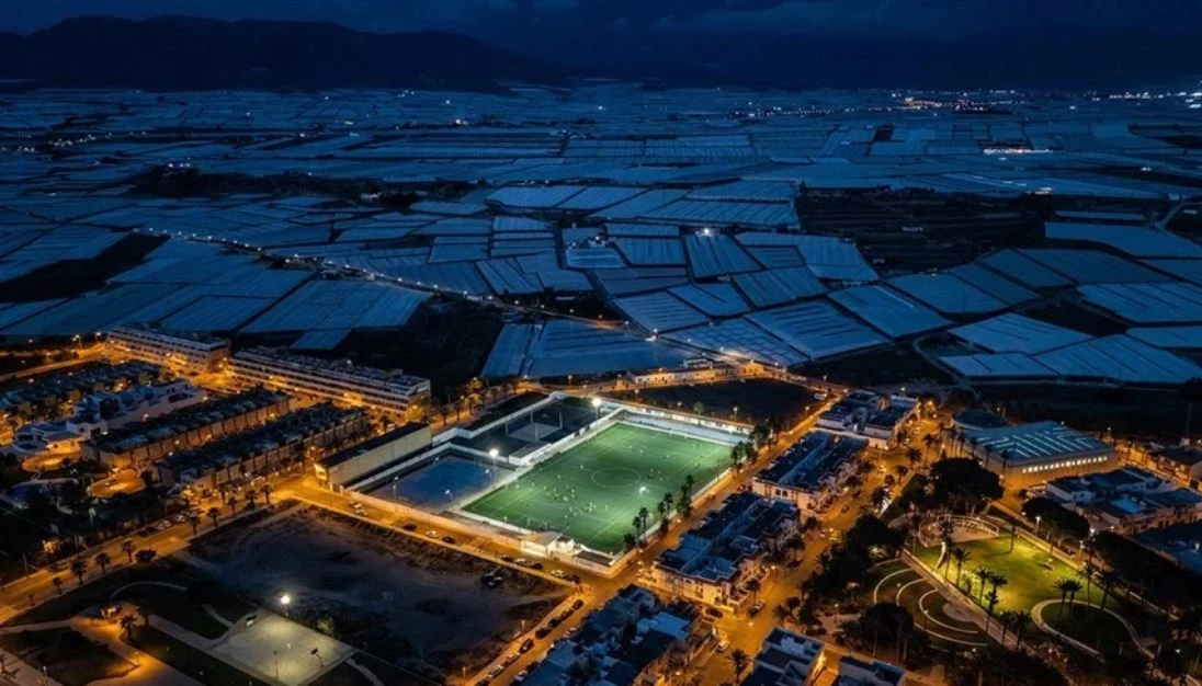 مدينة تحت البلاستيك في إسبانيا تطعم أوروبا.. فما الثمن؟