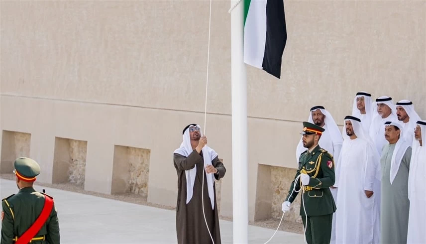 محمد بن زايد: يوم العلم يجسد وحدة الإمارات واعتزازها بهويتها الوطنية