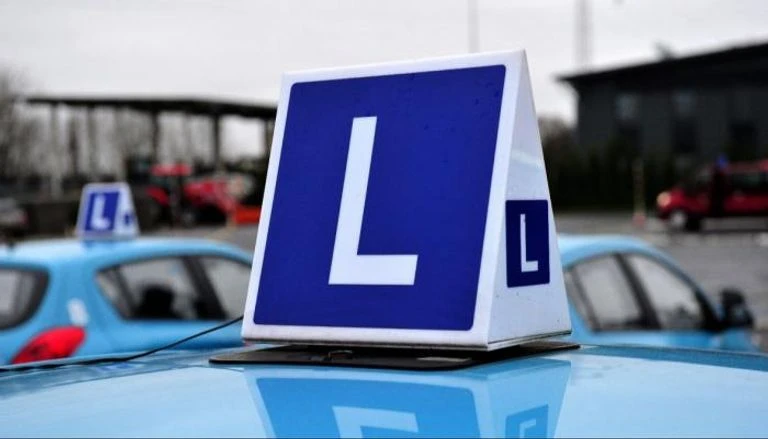 من الفشل إلى النجاح.. رجل بولندي يتجاوز اختبار القيادة بعد 139 محاولة