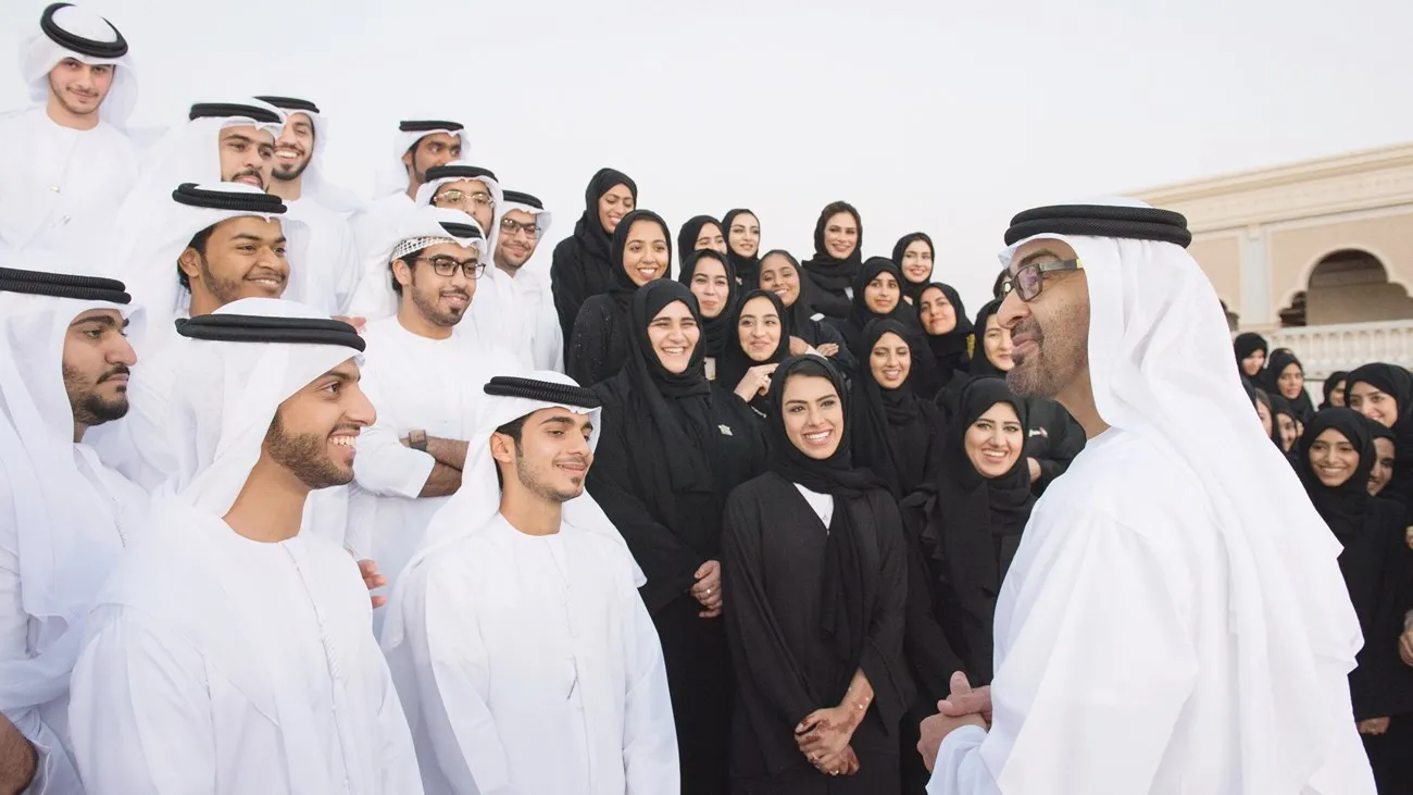 من الوزارة إلى مجالس الإمارات.. كيف صنعت الدولة منظومة متكاملة لتمكين الشباب؟