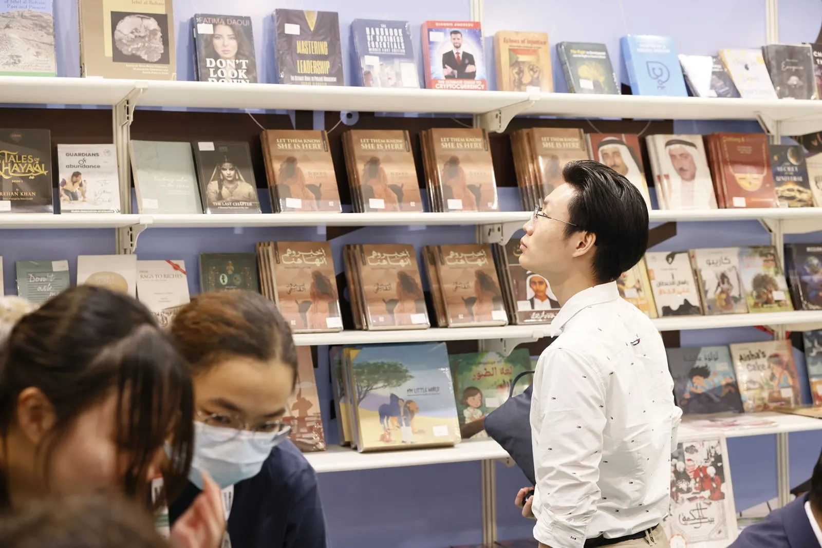 "منصة للتوزيع" تسجّل حضورها الأول في "هونغ كونغ الدولي للكتاب" لتوسيع حضور الكتاب الإماراتي عالميًا