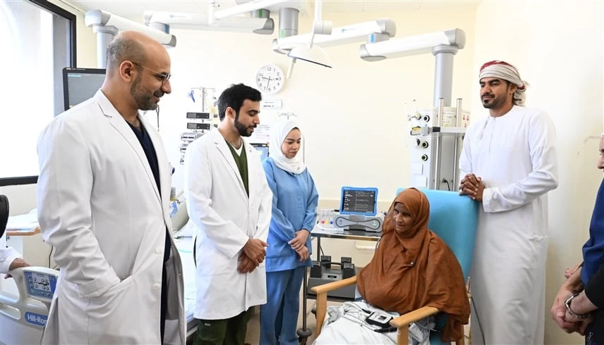 نبض الأمل يعود.. الأطباء العُمانيون ينجحون في زراعة قلب صناعي لأول مرة