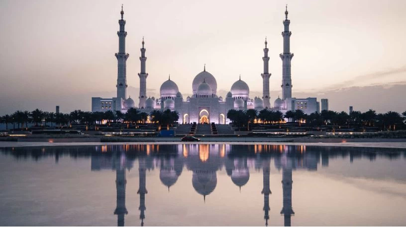 وجهة ثقافية ودينية مميزة.. جامع الشيخ زايد الكبير في أبوظبي يستعد للعيد