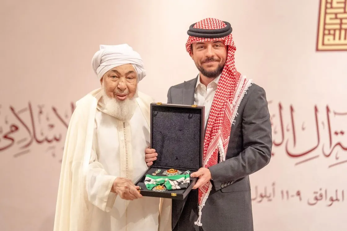 وسام النهضة لعبدالله بن بيه.. تكريم أردني لمسيرة في ترسيخ التسامح وصناعة السلام