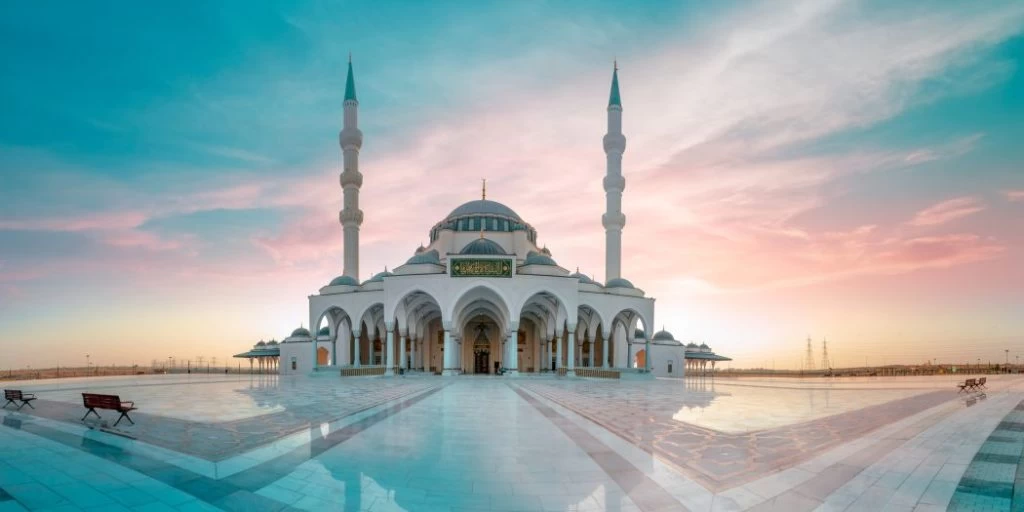 "رضينا بالله رباً".. عنوان خطبة الجمعة اليوم