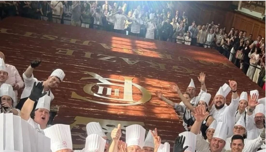 رقم قياسي جديد.. 100 طاهٍ إيطالي يصنعون أطول تيراميسو في العالم