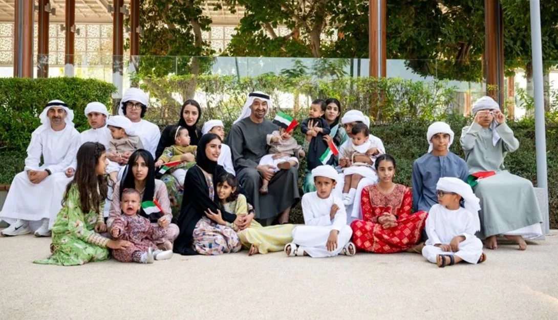 رئيس الدولة في يوم الاتحاد: الإمارات تزداد تقدمًا بجهود أبنائها