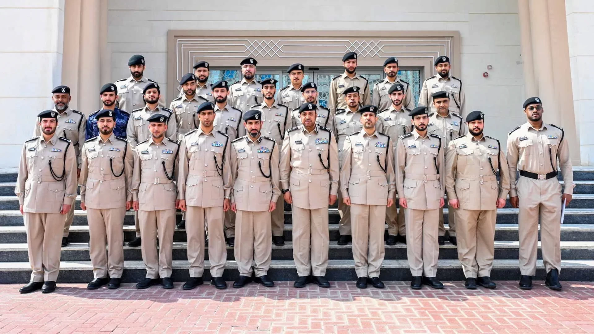 شرطة الشارقة تكشف لعبة الإيجارات الوهمية بالقبض على تشكيل عصابي