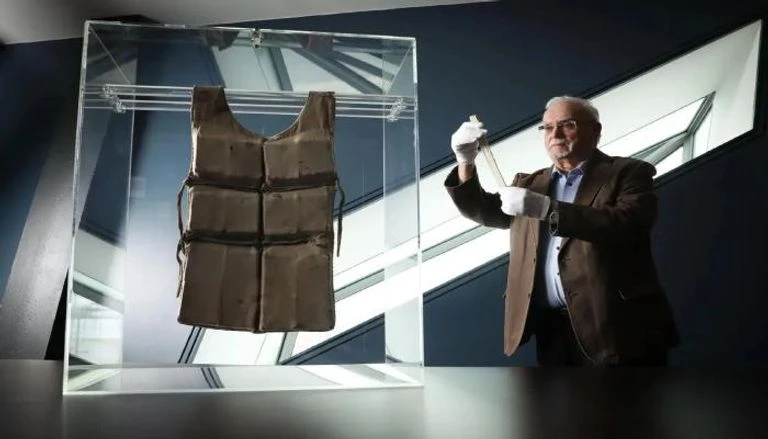 سترة نجاة تعود لناجية من "تيتانيك" تُعرض في مزاد عالمي