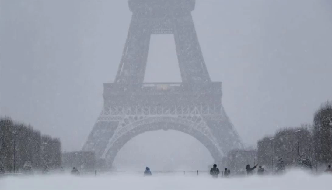 تحذير عاجل من بعثة الإمارات في باريس بسبب الانخفاض الشديد في الحرارة