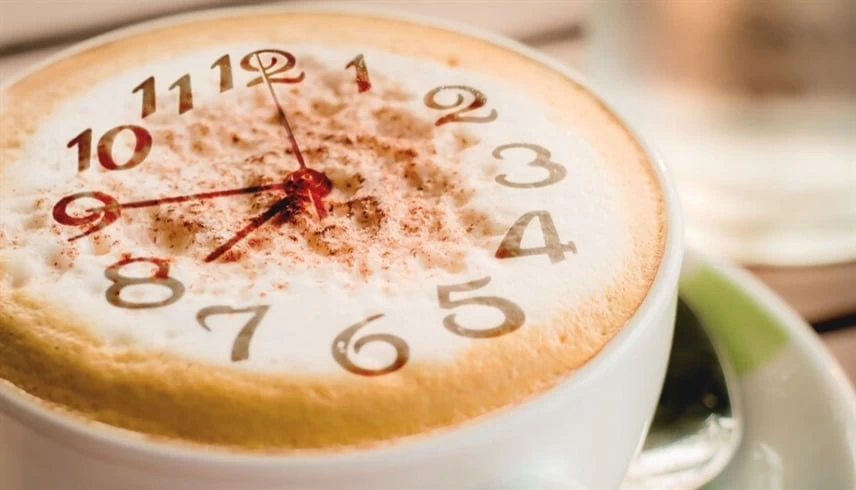 تحذيرات من تناولها بعد الساعة 2 ظهرًا.. دليل توقيت القهوة المثالي لصحة أفضل