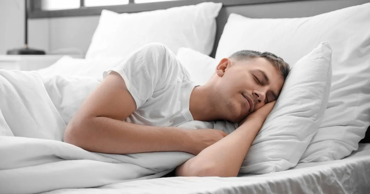 تناول الكيوي قبل النوم.. فوائد محتملة تتجاوز الفيتامينات