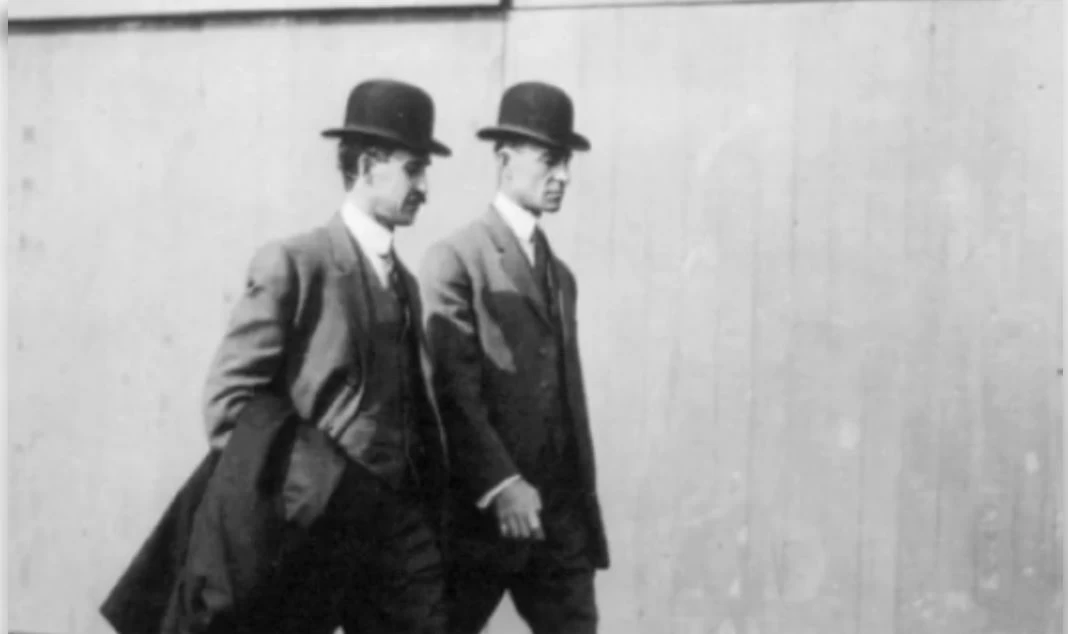 يوم الأخ العالمي.. قصص أشقاء تركوا بصمة لا تُنسى في تاريخ البشرية